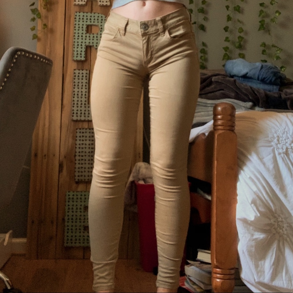KHAKI JEGGINGS